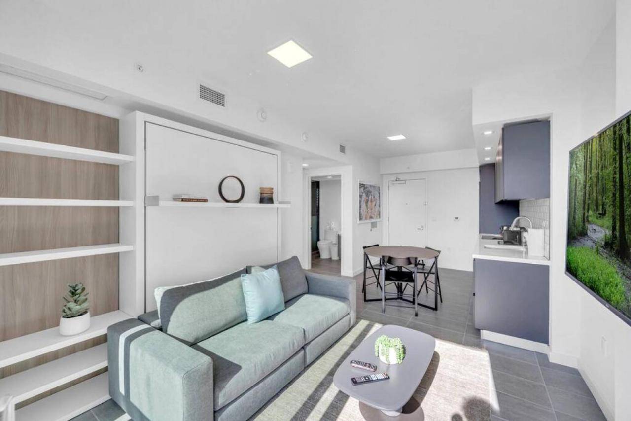 Modern 1 Bed Condo Across From Bayside In Downtown Miami Bagian luar foto