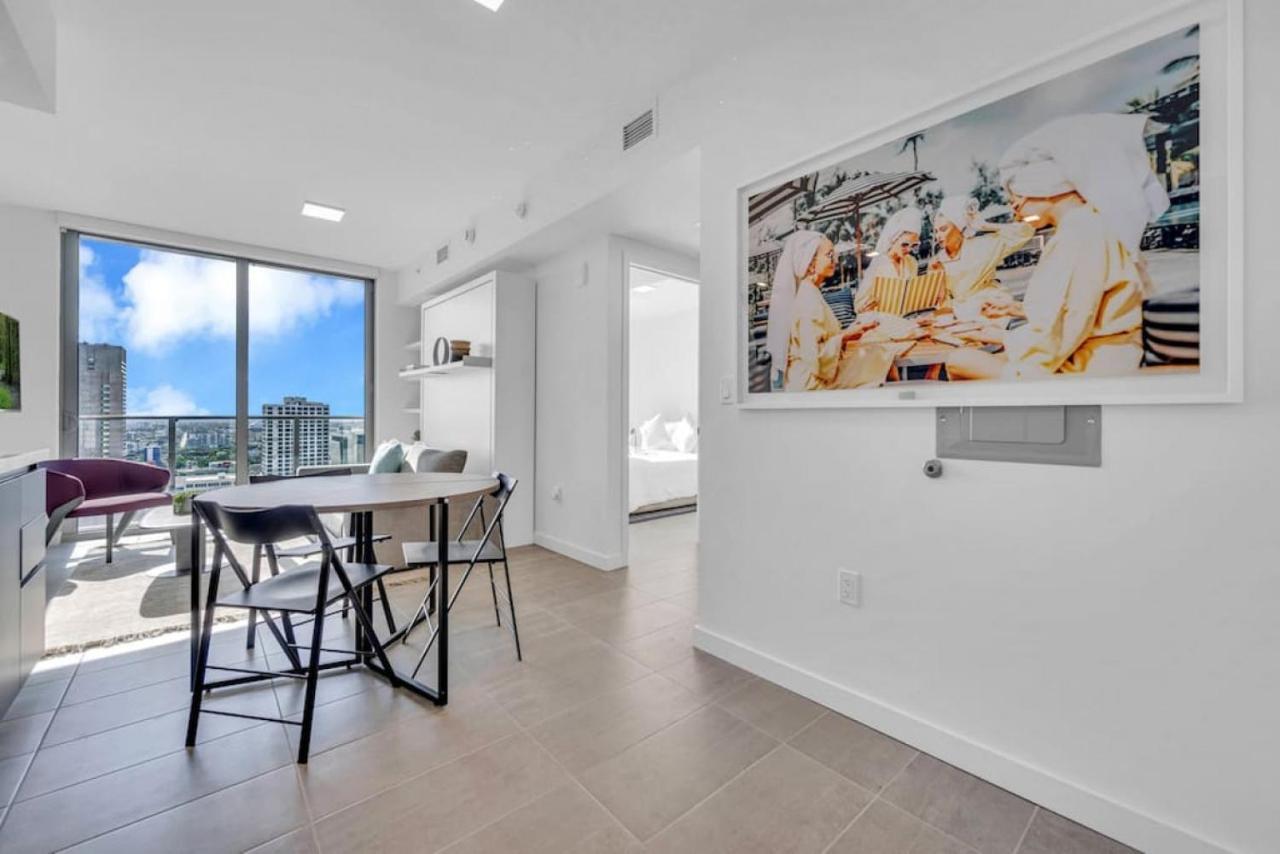 Modern 1 Bed Condo Across From Bayside In Downtown Miami Bagian luar foto