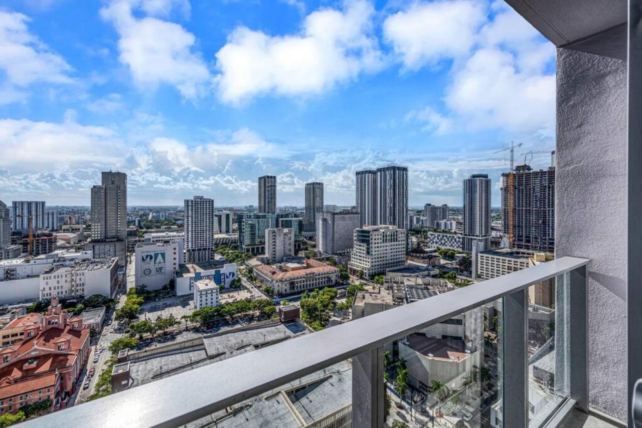 Modern 1 Bed Condo Across From Bayside In Downtown Miami Bagian luar foto